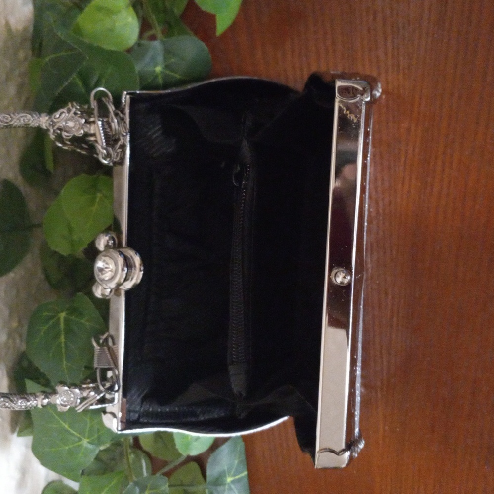 Manhattan Silver Sparkle handbag 24" chain - Picture 4 of 6